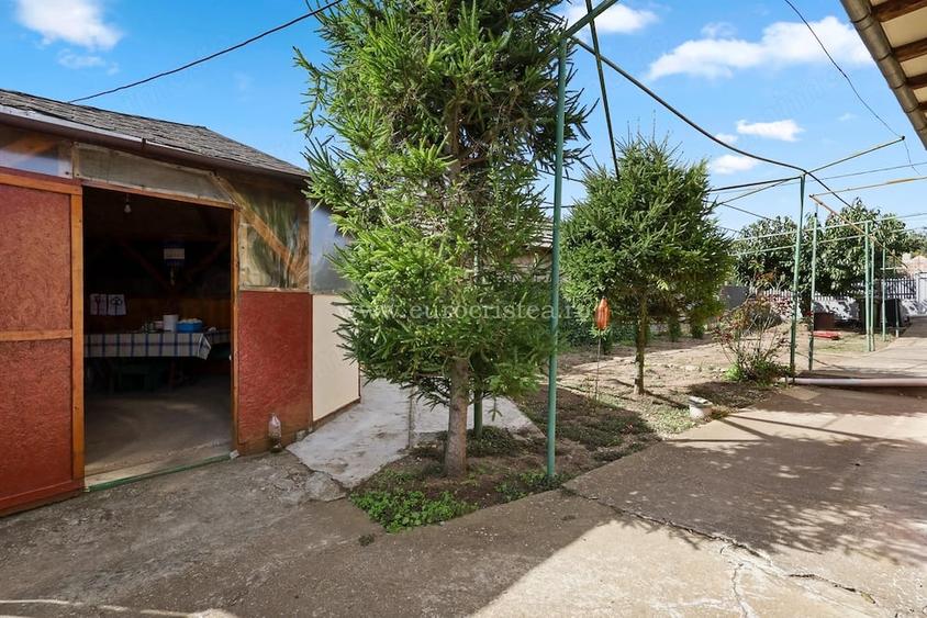 Casă cu 2 camere cu Teren 610 Mp în 23 August