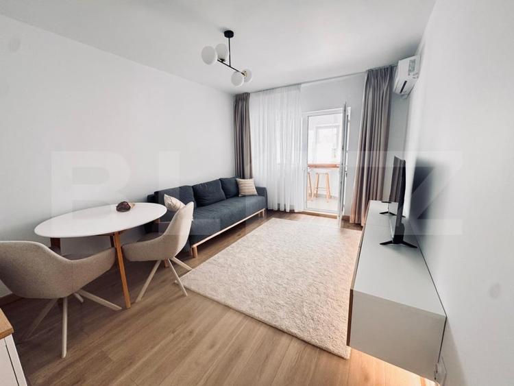 Apartament cu 3 camere decomandat, mobilat în Târgu Cucu