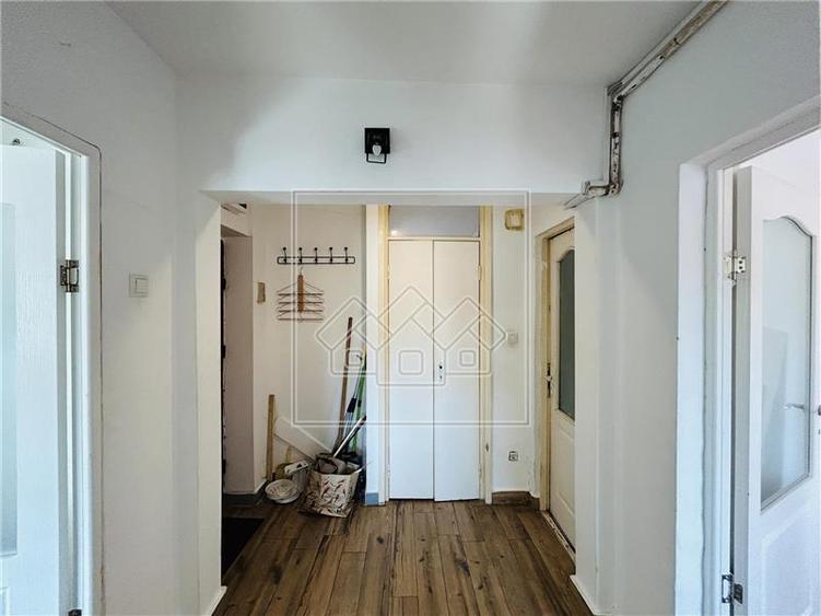 Apartament cu 2 camere decomandat în Ștrand