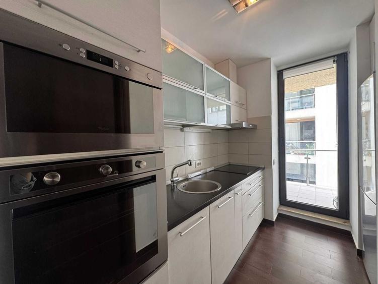 Apartament cu 3 camere semidecomandat în Herăstrău