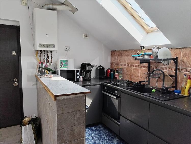 Apartament cu 2 camere semidecomandat, mobilat în Florești