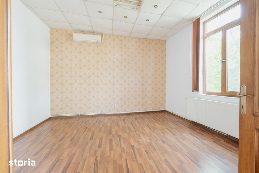 Casă cu Teren 385 Mp în Peninsula