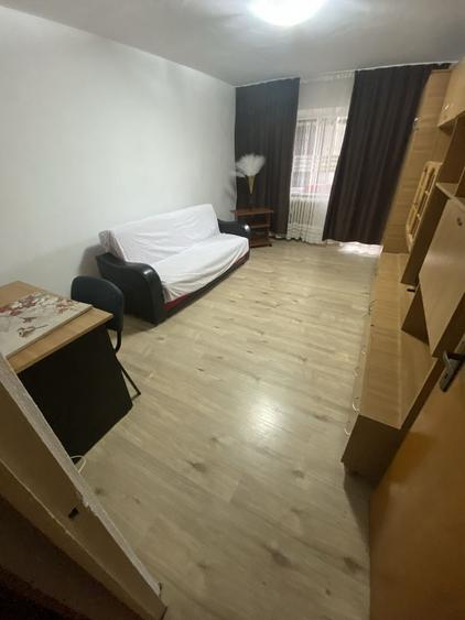 Proprietar , garsoniera de inchiriat vis a vis de Metrou Lujerului - 3