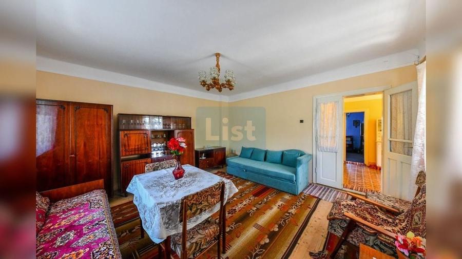 Casă cu 5 camere cu Teren 2594 Mp în Sic