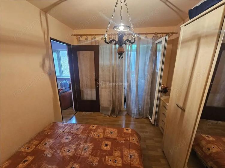 Apartament cu 2 camere nedecomandat, mobilat în Micro II