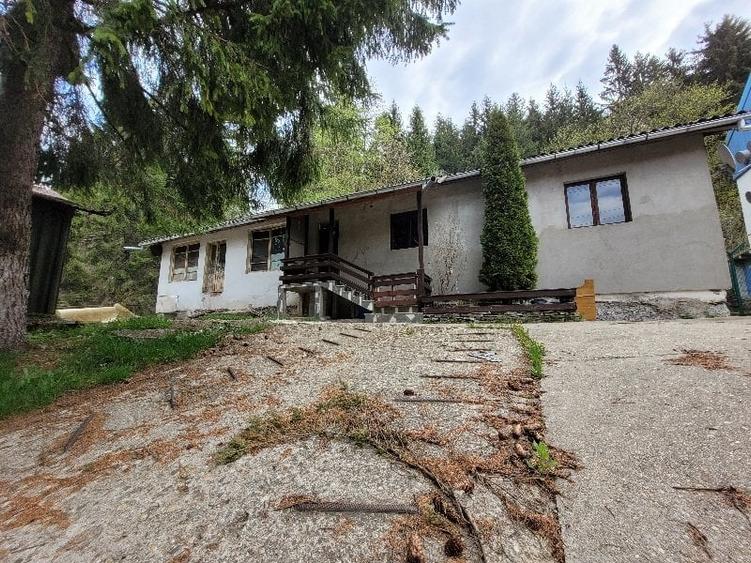 Casă cu 4 camere cu Canalizare în Sinaia