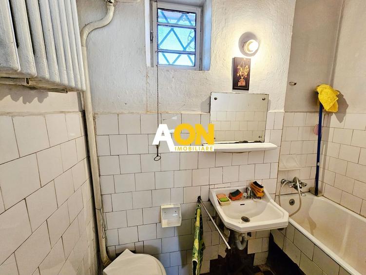 Casă individuală cu 3 camere cu Canalizare în Central