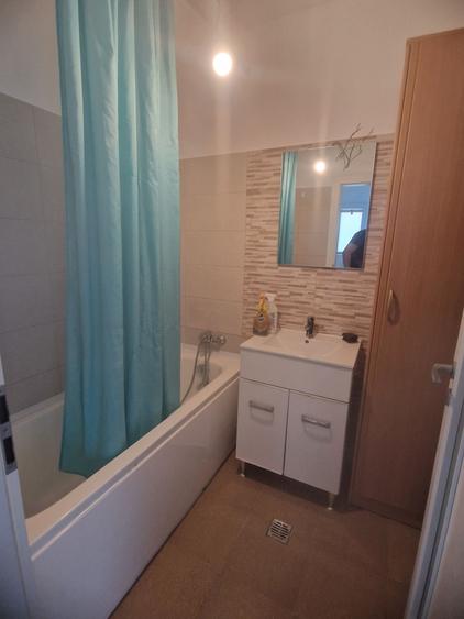 Apartament cu 2 camere decomandat în Haliu