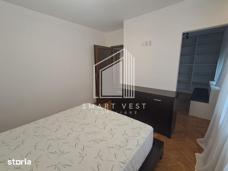 Apartament cu 4 camere semidecomandat în Central