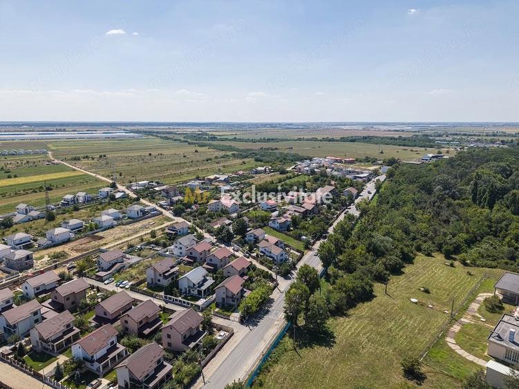 Teren de 7000 mp, în Joița