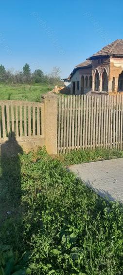 Casă cu 3 camere cu Teren 1700 Mp în Băbiciu