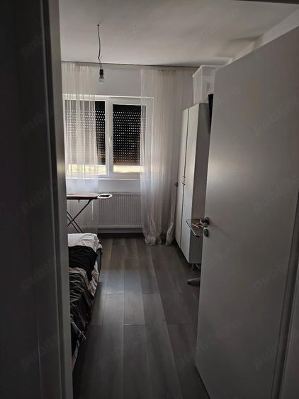 Apartament cu 3 camere decomandat în Dobroești