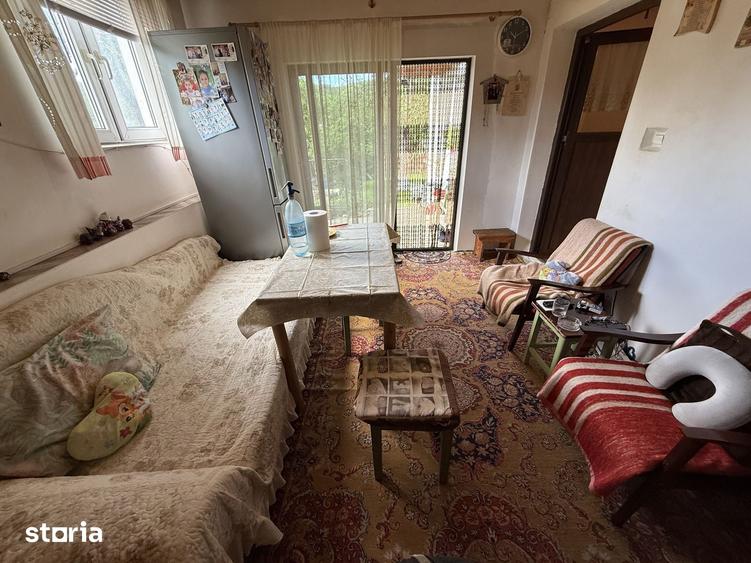 Casă cu 4 camere cu Teren 1390 Mp în Voinești