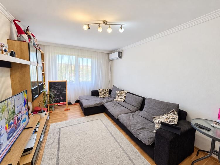 Apartament cu 3 camere decomandat în Dristor