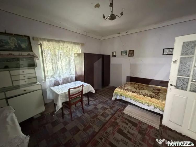 Casă cu 2 camere cu Teren 3673 Mp în Coșeiu
