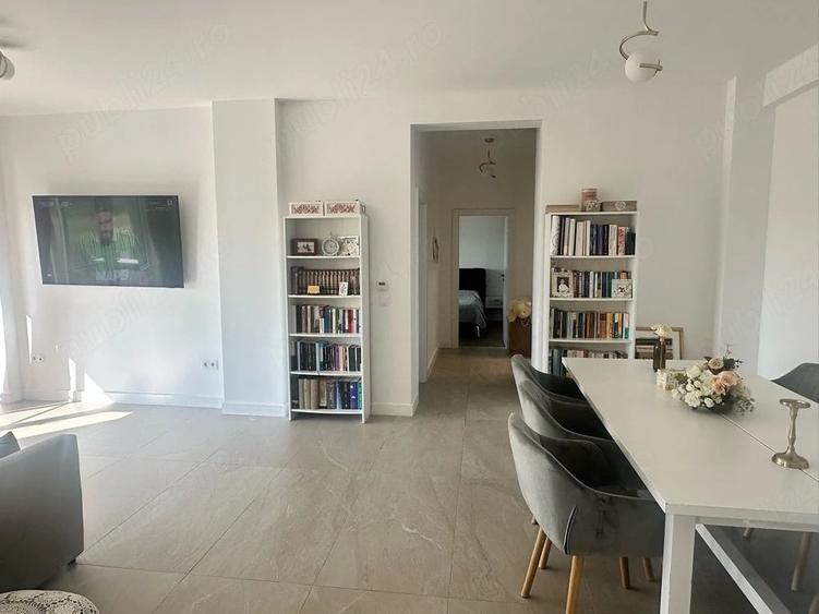 Apartament cu 3 camere decomandat în Aninoasa