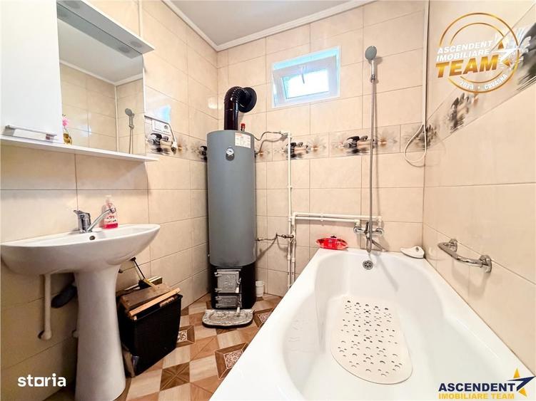 Casă cu 4 camere în Cernat