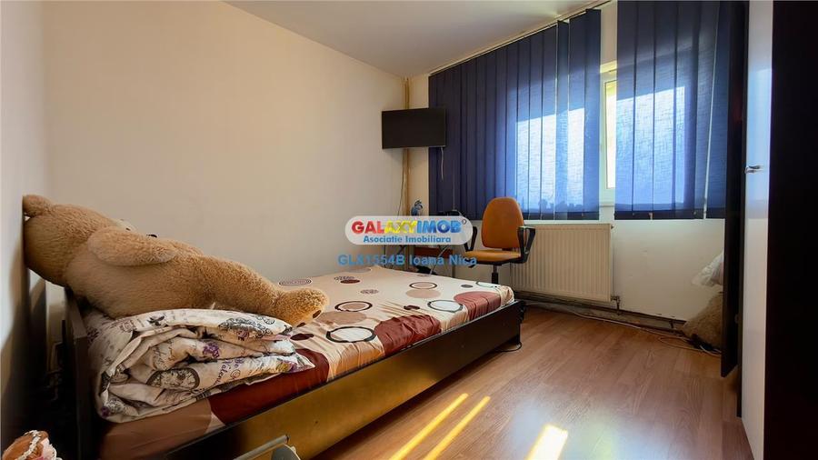 Apartament cu 3 camere decomandat, mobilat în Titan