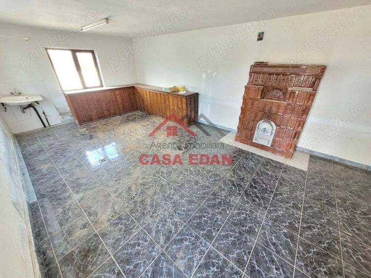 Casa si hala in Baicoi--72.000e - 12