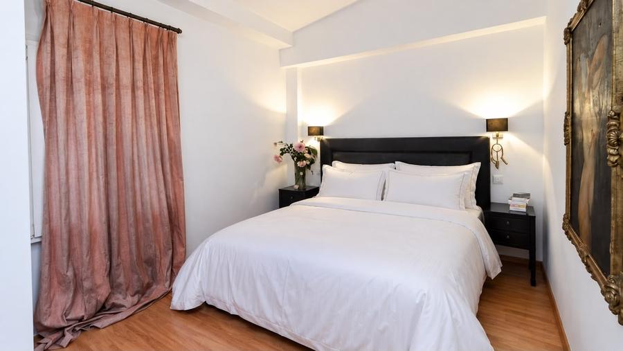 Apartament cu 2 camere decomandat, mobilat în Universitate