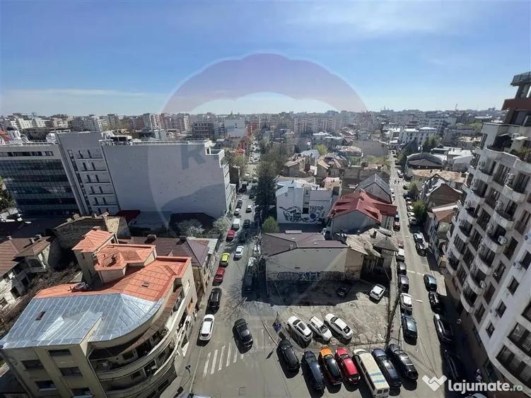 Apartament cu 5 camere decomandat în Armeneasca