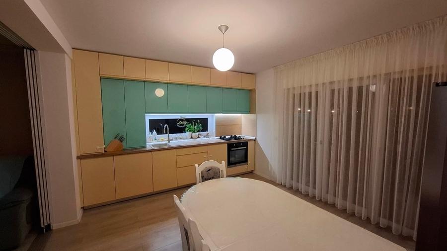 Duplex cu 5 camere cu Canalizare în Central