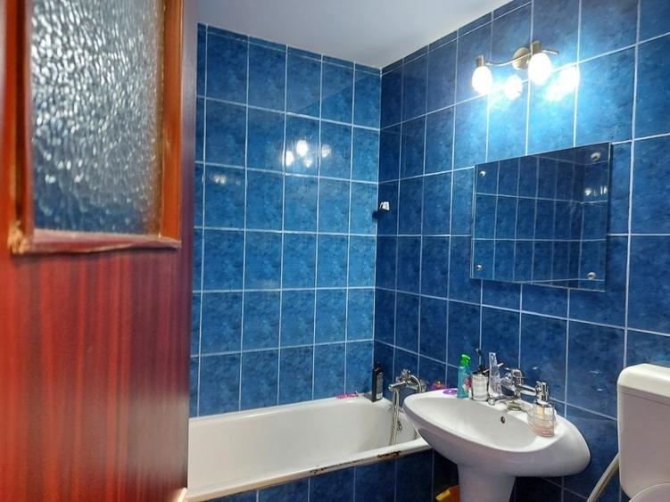 Apartament cu 3 camere semidecomandat, mobilat în Drumul Taberei