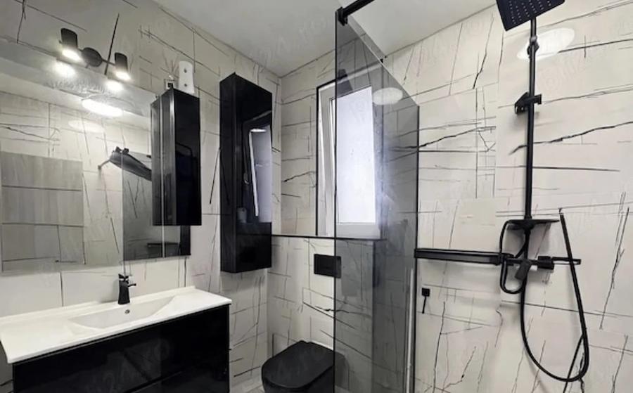 Casă cu Teren 230 Mp în Central