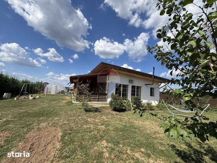 Casă cu 5 camere cu Teren 1000 Mp în Snagov