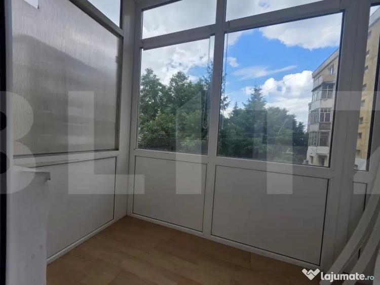 Apartament cu 3 camere semidecomandat în Ciucului