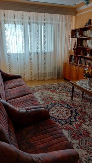 Apartament cu 4 camere decomandat în Central