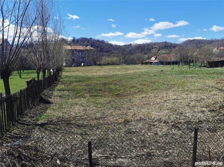 Teren de 5280 mp, în Petros