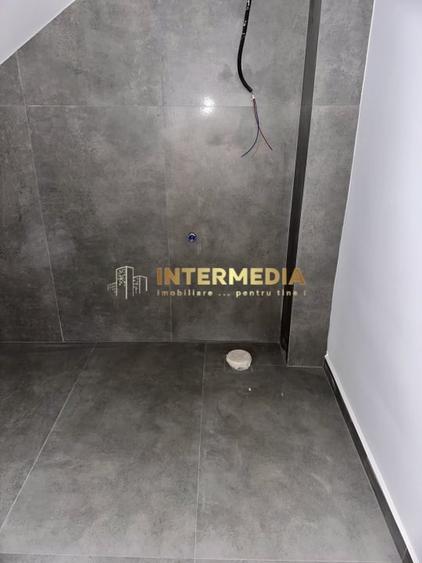 Casă individuală cu 11 camere cu Canalizare în Tolstoi