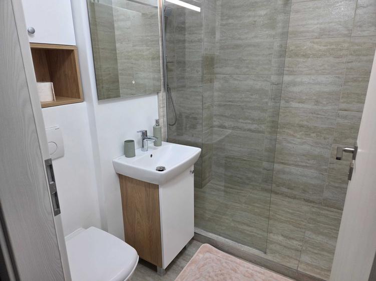 Apartament cu 2 camere decomandat în Exterior Vest