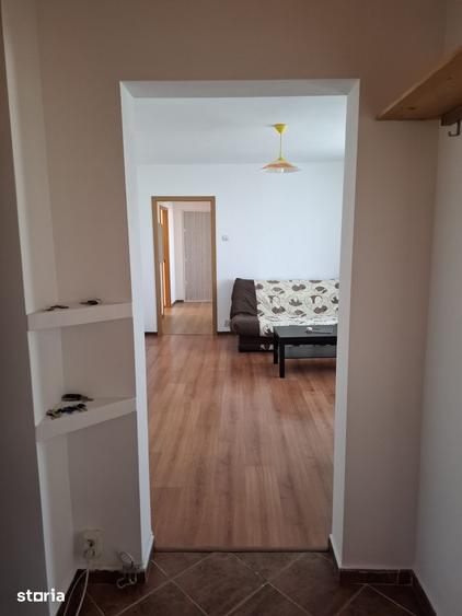 Apartament cu 3 camere semidecomandat, mobilat în Militari