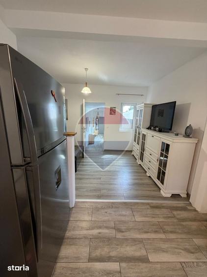 Casă cu 5 camere cu Teren 5300 Mp în Găvănești