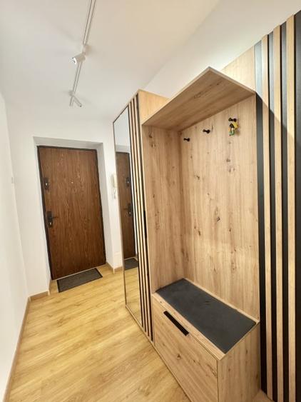 Apartament cu 4 camere decomandat, mobilat în Decebal