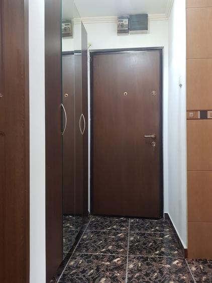 Apartament cu 2 camere semidecomandat în P-ța Reșița