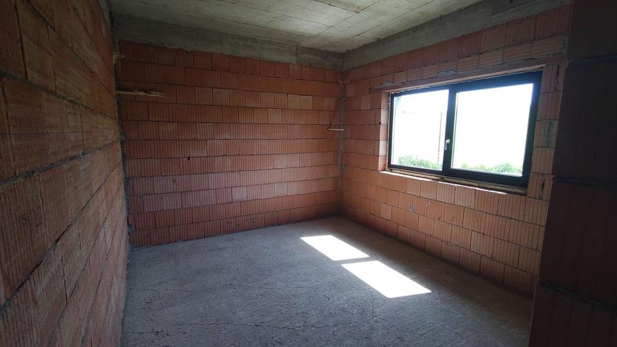 Casă individuală cu 3 camere cu Canalizare în Săliștea Nouă