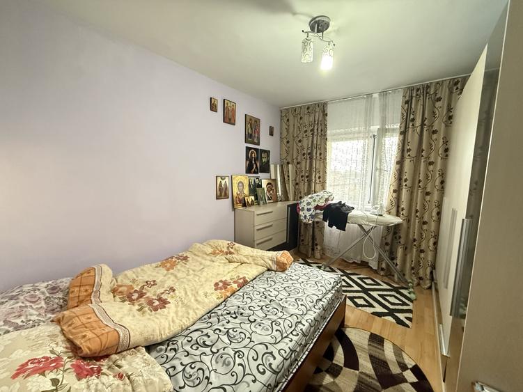 Apartament cu 3 camere decomandat, mobilat în Girocului