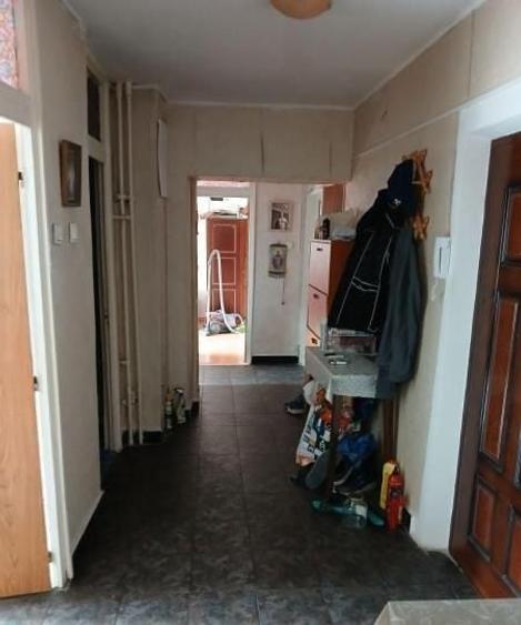Apartament cu 3 camere decomandat, mobilat în Sebastian