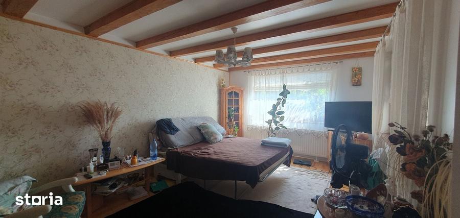 Casă cu 3 camere cu Teren 166 Mp în Calea București
