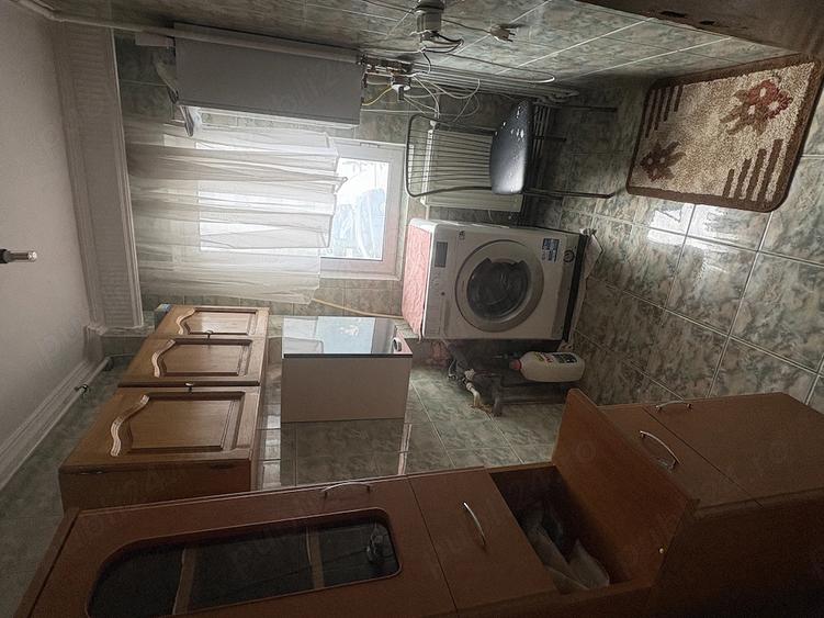 Apartament cu 3 camere semidecomandat în Găvana