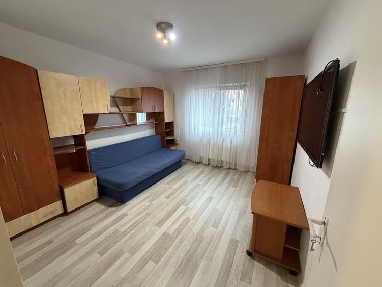 Garsonieră decomandată în Exterior Vest