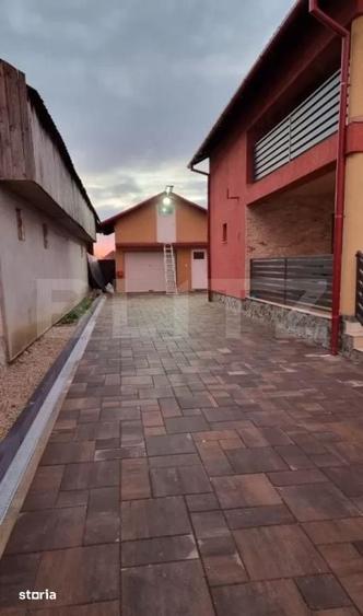 Casă cu 6 camere cu Teren 1500 Mp în Darova