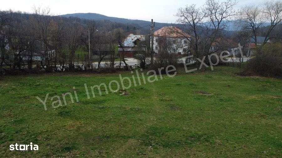 Teren de 2674 mp, în Cepari