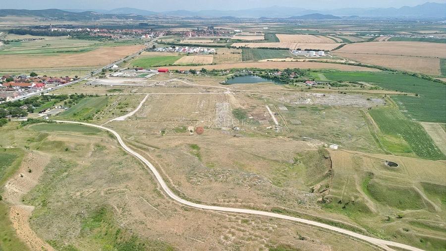 Teren Construcții intravilan de 237631 mp, în Feldioara