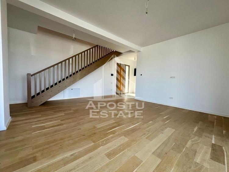 Duplex cu 5 camere cu Canalizare în Dumbrăvița
