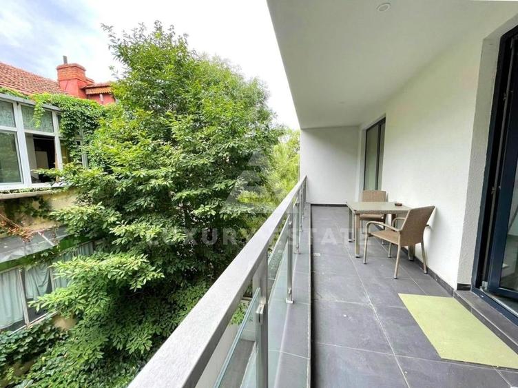 Apartament cu 3 camere decomandat, mobilat în Kiseleff