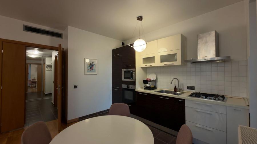 Apartament cu 2 camere decomandat în Văcăresti